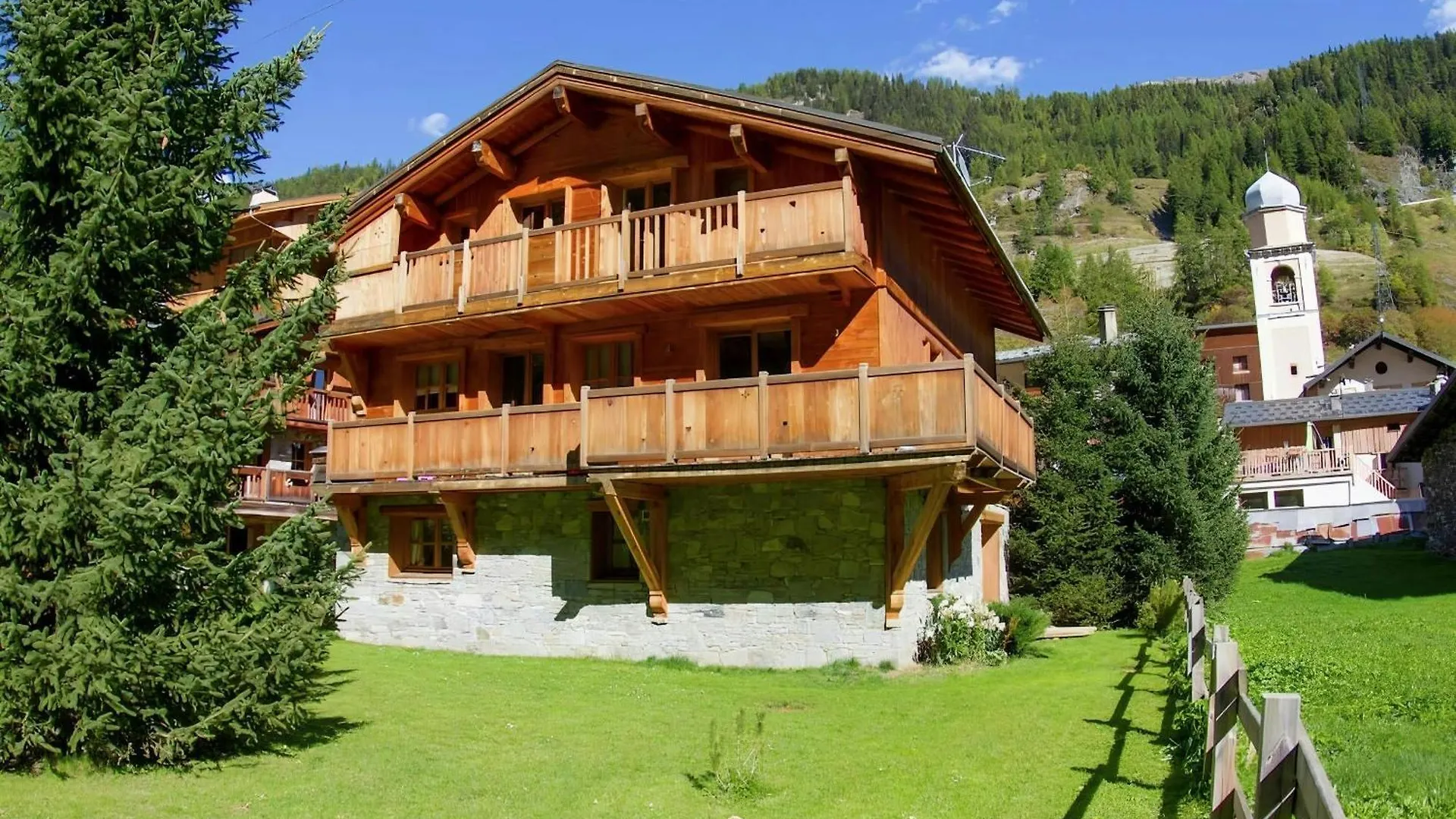 Casa-Chalet Du Parc Cosy Apartment In Tignes With Garden 0*,  France