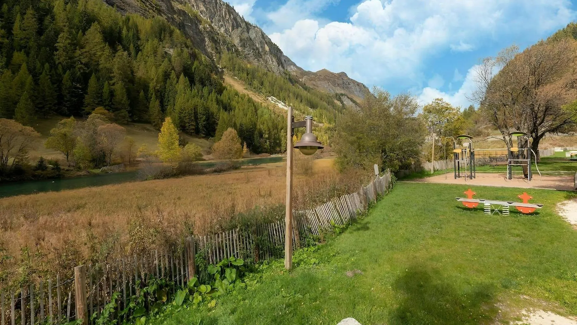 Casa-Chalet Du Parc Cosy Apartment In Tignes With Garden